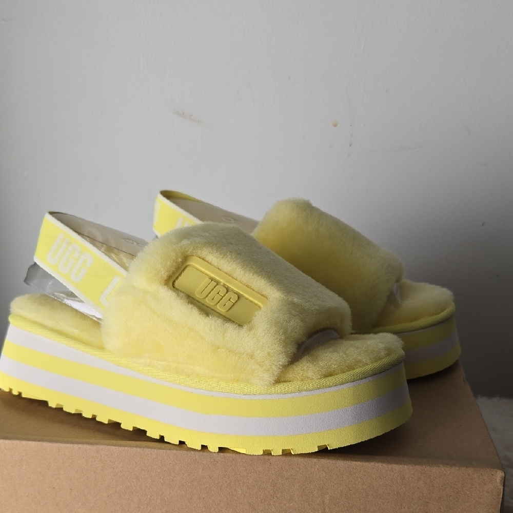 UGG Women's Disco Slide Bright Yellow Fluffy Platform Slippers Women's US 6